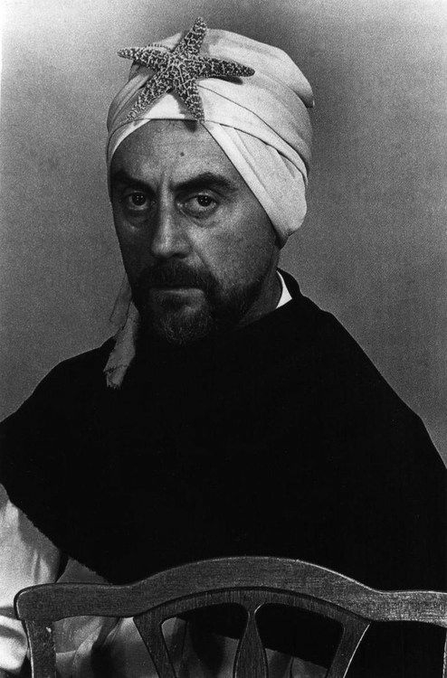 MAN RAY AUTOPORTRAIT